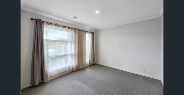 Spacious Family Home in Prime Location - Photo 1