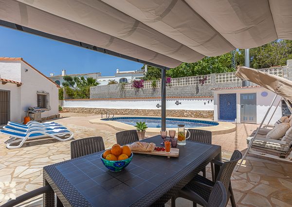 Rent villa NANI