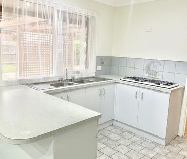 Perfect Family Home – Walk to Schools & Parks - Photo 4