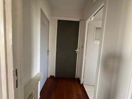 Location Appartement 4 pièces 62m² - Photo 2