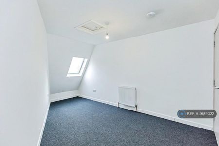 4 bedroom terraced house to rent - Photo 3