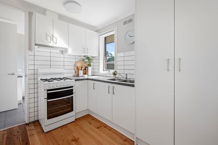 Comfortable Living and Everyday Practicality - Photo 5