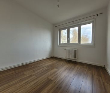 Location Appartement 4 pièces 77m² VILLENEUVE D ASCQ 59491 - Photo 4