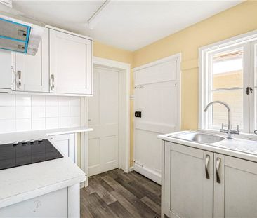 A Victorian terraced house, recently refurbished and positioned clo... - Photo 5