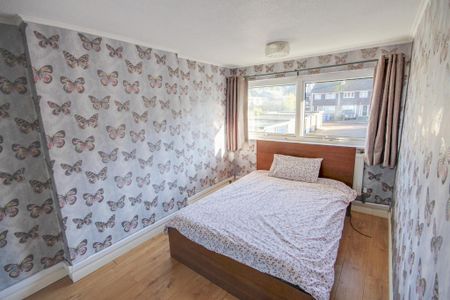 3 bedroom terraced house to rent - Photo 2