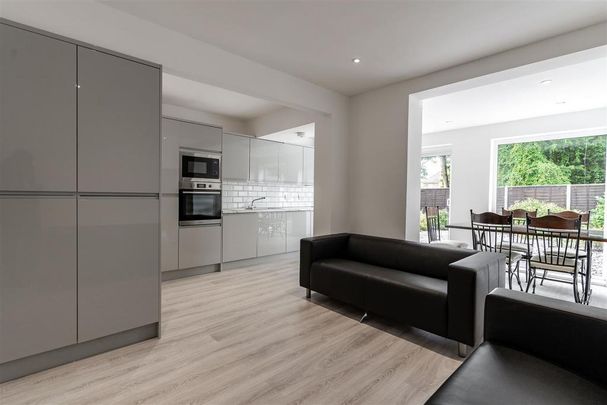 6 bedroom house to rent - Photo 1