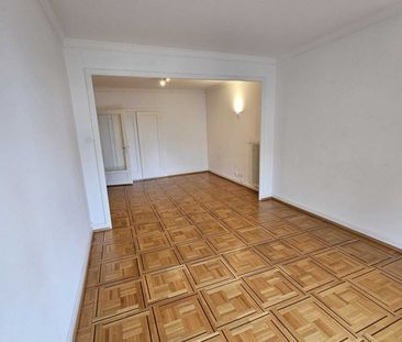 Two-and-a-half-room apartment on the first floor - Photo 1