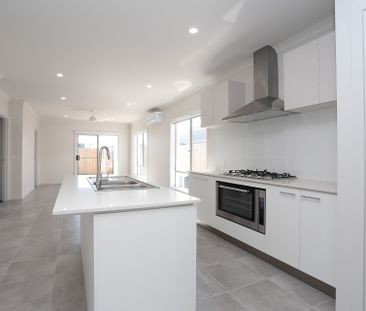 Modern Family Living in the Heart of Nirimba - Photo 5