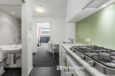 Modern, Fully Furnished One-Bedroom Apartment in the Heart of Box Hill! - Photo 2
