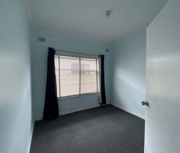 4 Bedrooms, 2 Bathrooms House for rent - Photo 4