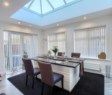 5 bedroom detached house to rent - Photo 3