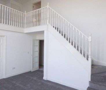 3 bedroom flat to rent - Photo 3