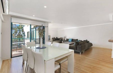 Spacious, Fully Furnished 2-Bedroom Unit Opposite North Beach, Wollongong - Photo 4