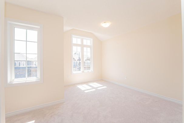 For Lease - 82 Sanders Road, Erin, Ontario - Photo 1