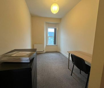 17 Woodland Terrace, Flat 5, Plymouth - Photo 1