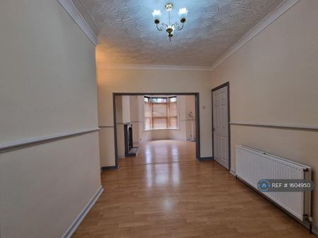 3 bedroom terraced house to rent - Photo 4