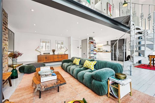 SHORT LET Fantastic loft style apartment with open plan living space. - Photo 1