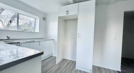 Freshly rennovated and new - 2 Bedrooms - Melling - Photo 2