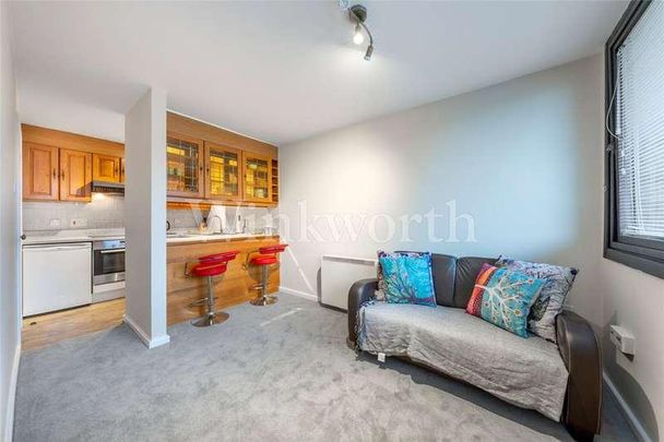 Britten Close, London, NW11 - Photo 1