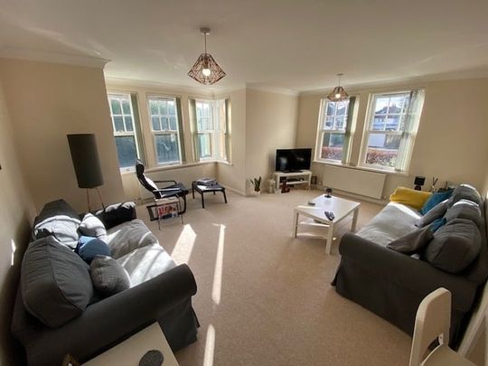 2 Bed Flat, Castleton Court, LS16 - Photo 1