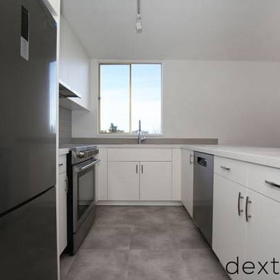 Kerrisdale | Spacious 2 bed 2 bath w/ insuite laundry @ David Craig - Photo 3