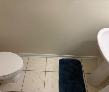 For Lease - 27 Ariel Road Unit# Main, Brampton, Ontario - Photo 5