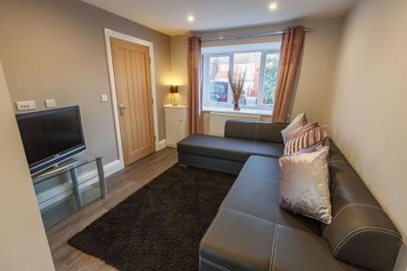 3 bedroom terraced house to rent - Photo 4