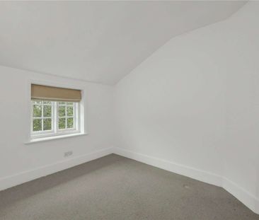 A charming cottage in the heart of Farnham town centre with a priva... - Photo 6