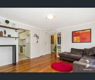 Excellent Top-Floor Apartment, DON'T MISS IT!!!! - Photo 2