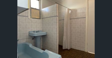 North Location - Three Bedrooms - Photo 5