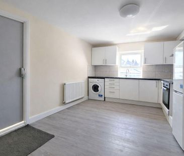 Property to rent - Photo 3