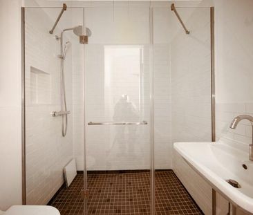 3-Zi-Whg im VH im 4. OG mit Balkon u. EBK (green 44) - Photo 1