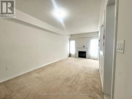 69 FIMCO CRESCENT - Photo 4