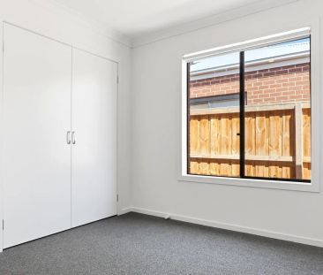 HOME FOR RENT IN THORNHILL PARK - Photo 2