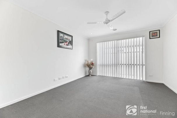 Family Home in Cascades – Convenient Location Opposite Scenic Wetlands - Photo 1