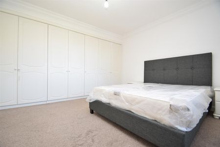 2 bedroom apartment - Photo 3