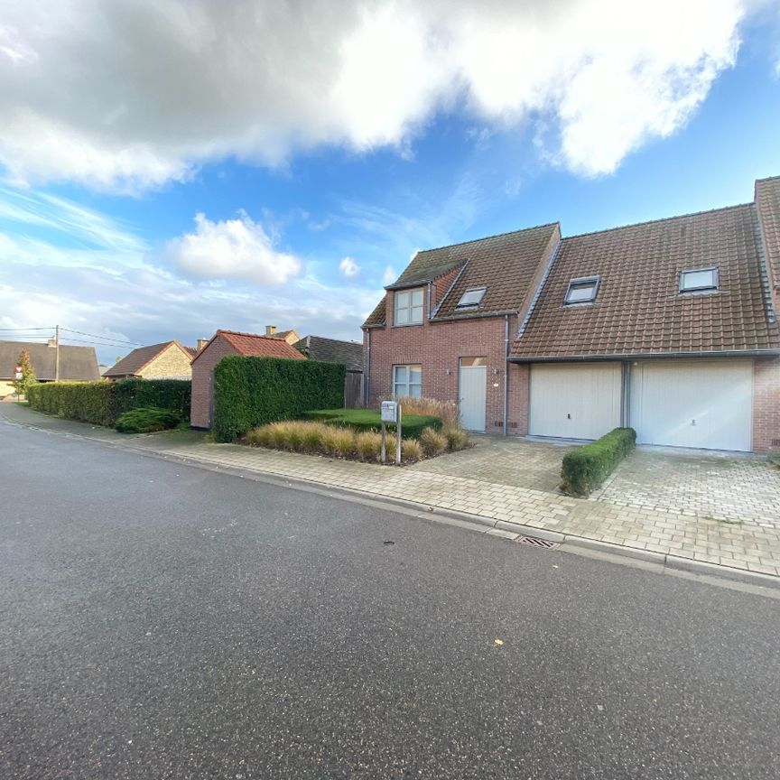 EENGEZINSWONING - Foto 1