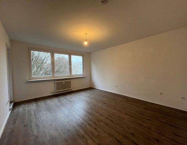 Gut geschnittene 3-Zimmer-Wohnung mit Balkon sucht Mieter - Photo 1