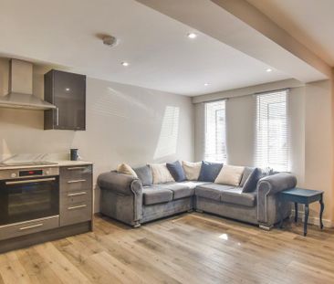 2 bedroom end of terrace house to rent - Photo 3