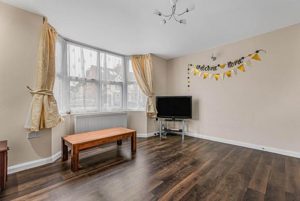 5 bedroom semi-detached house to rent - Photo 1