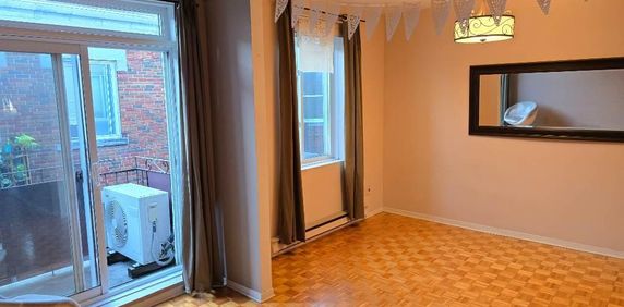 Condo lumineux de 3 chambres au dernier étage dans NDG | Balcons, Charme historique Disponible le 1er septembre (ou immédiat) - Photo 2