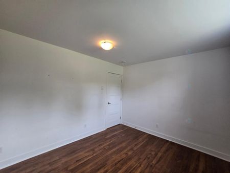 415 Rue Marc André, #A - Photo 2