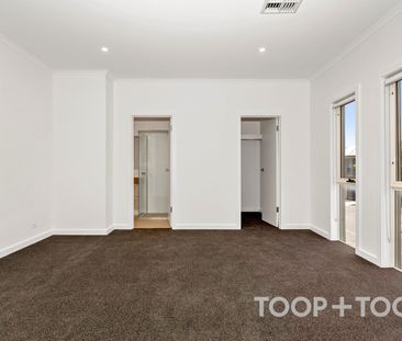 Sensational Lightsview Townhouse - Photo 5