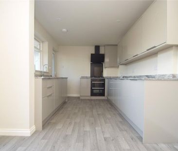 2 bedroom semi-detached house to rent - Photo 6