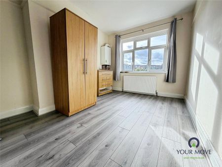 3 bedroom end of terrace house to rent - Photo 4