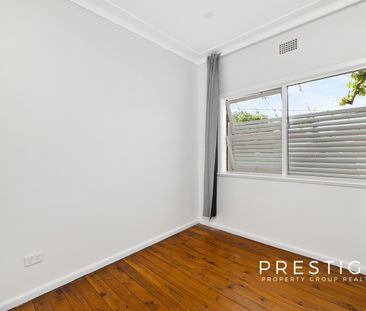 Flat 2/7 Rawson Street, Rockdale NSW 2216 - Apartment For Rent | Do... - Photo 3