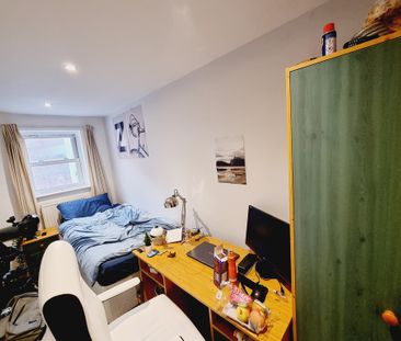 3 Bed Student Accommodation - Photo 4