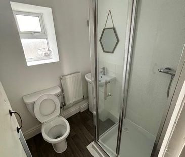 8 bedroom terraced house to rent - Photo 2