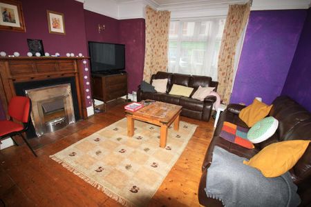 6 bedroom terraced house to rent - Photo 2