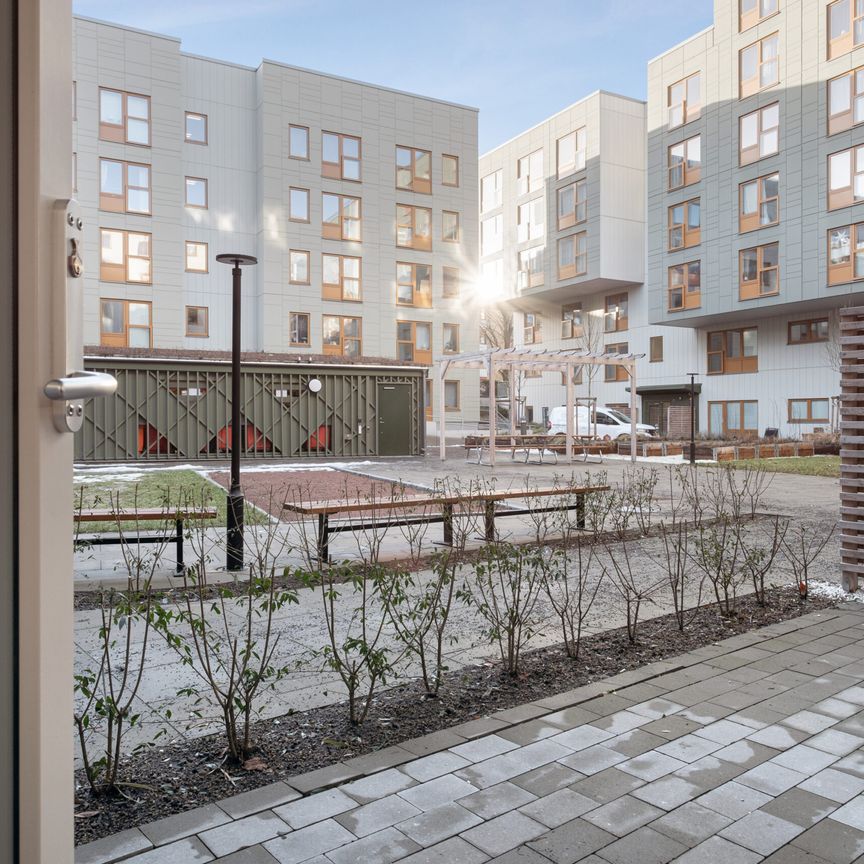 Famngatan, Västra Frölunda - Photo 1